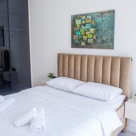 Royal Terrace Apartments Конич Екстериор снимка