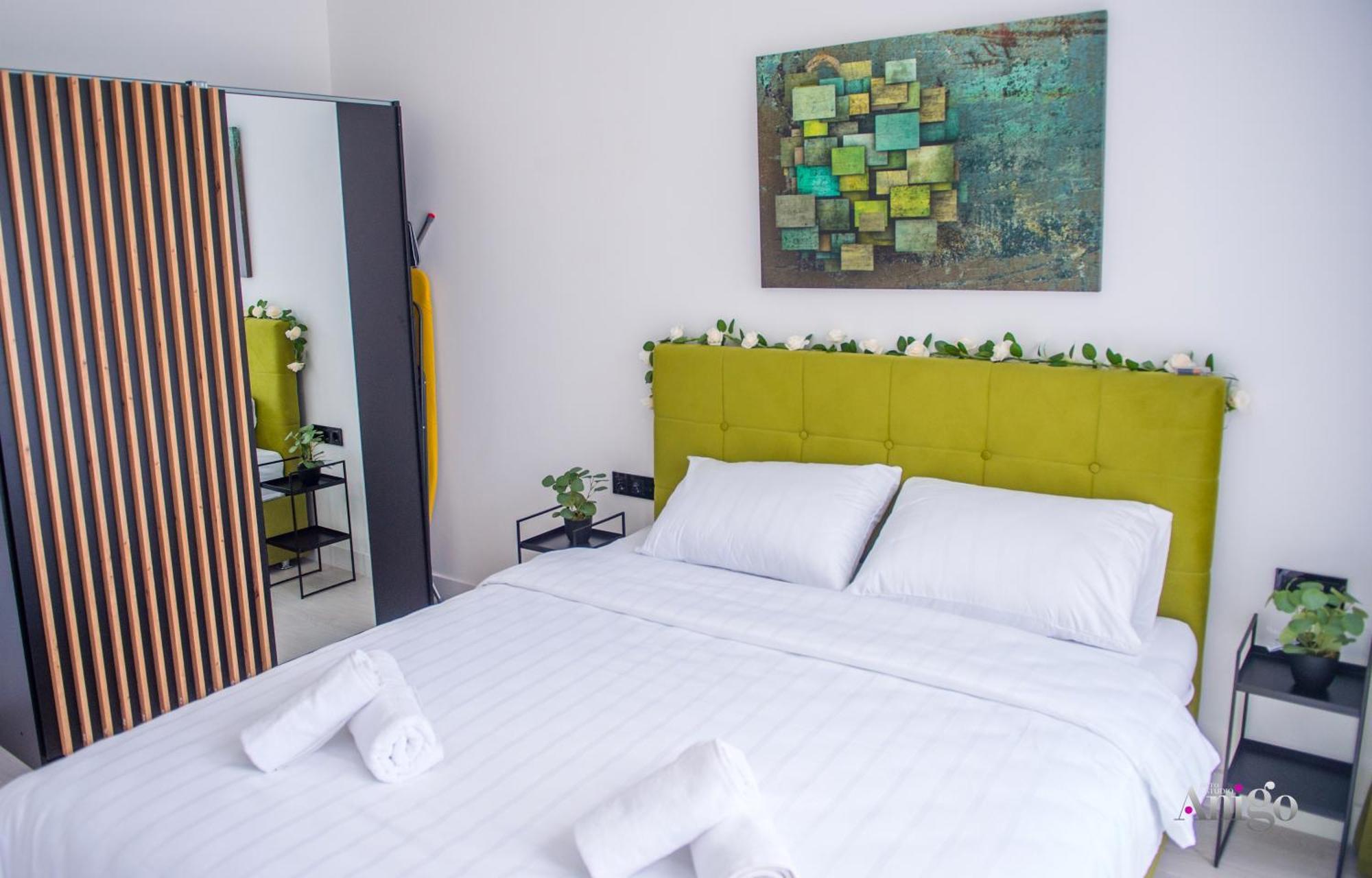 Royal Terrace Apartments Конич Екстериор снимка