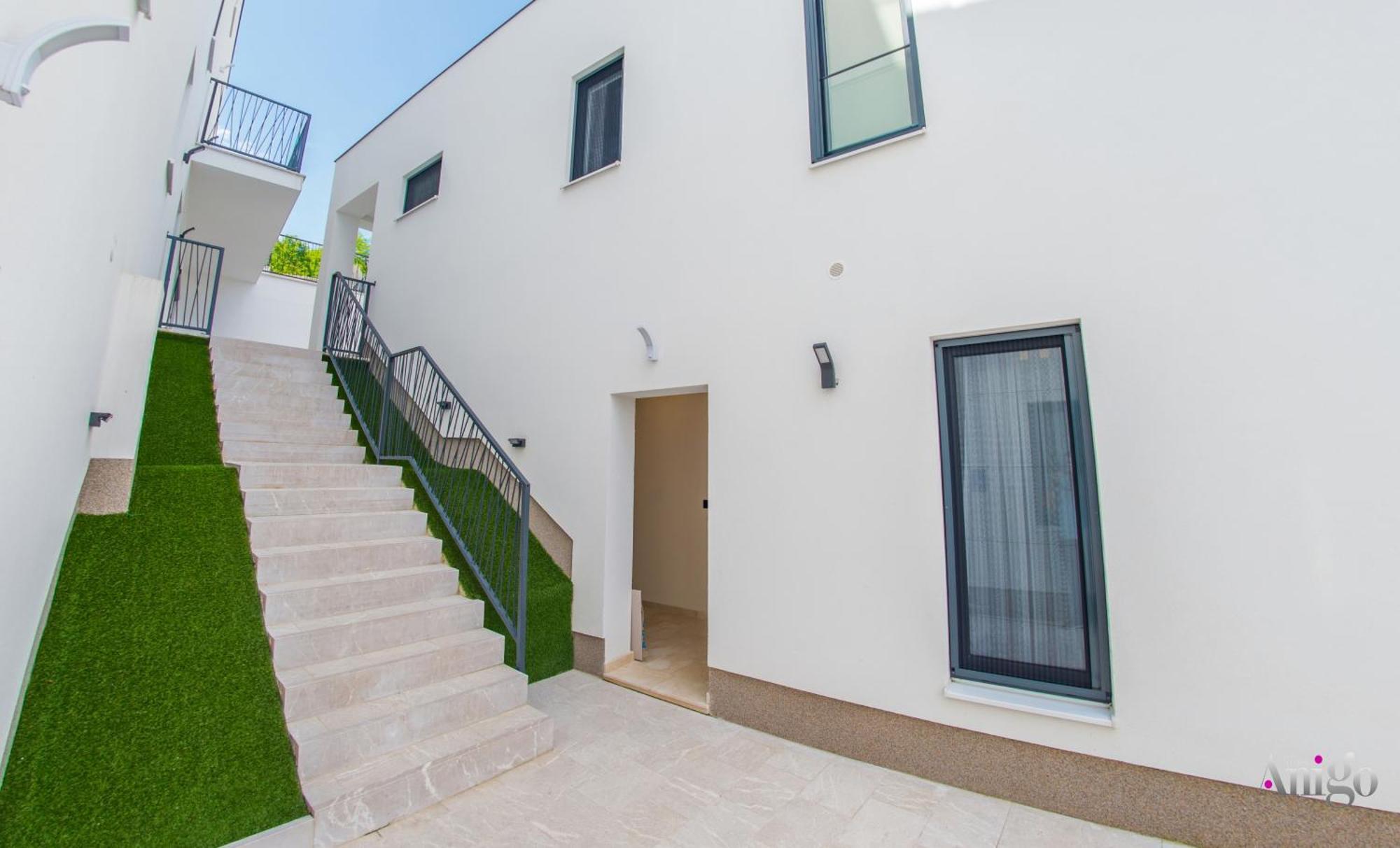 Royal Terrace Apartments Конич Екстериор снимка