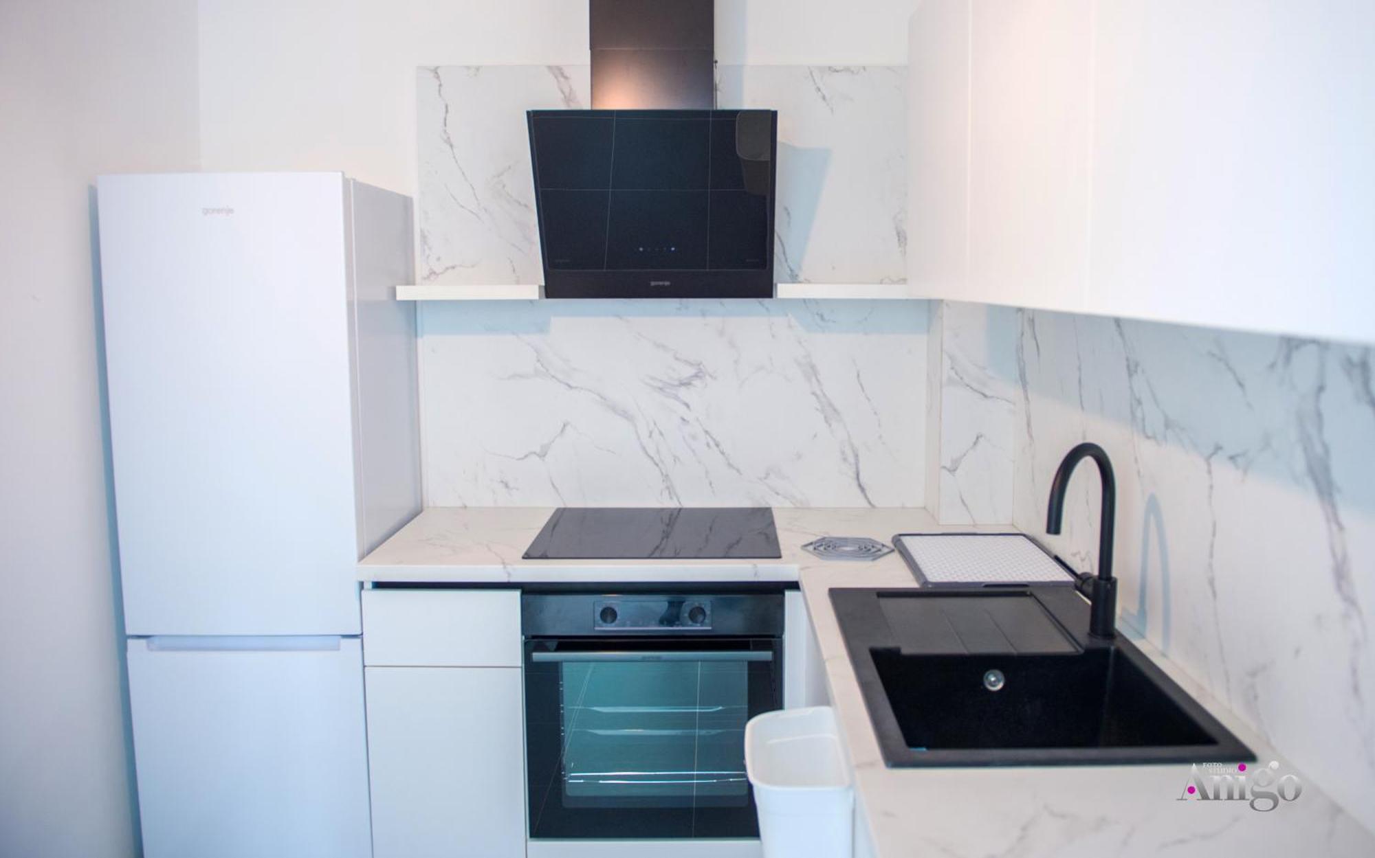 Royal Terrace Apartments Конич Екстериор снимка