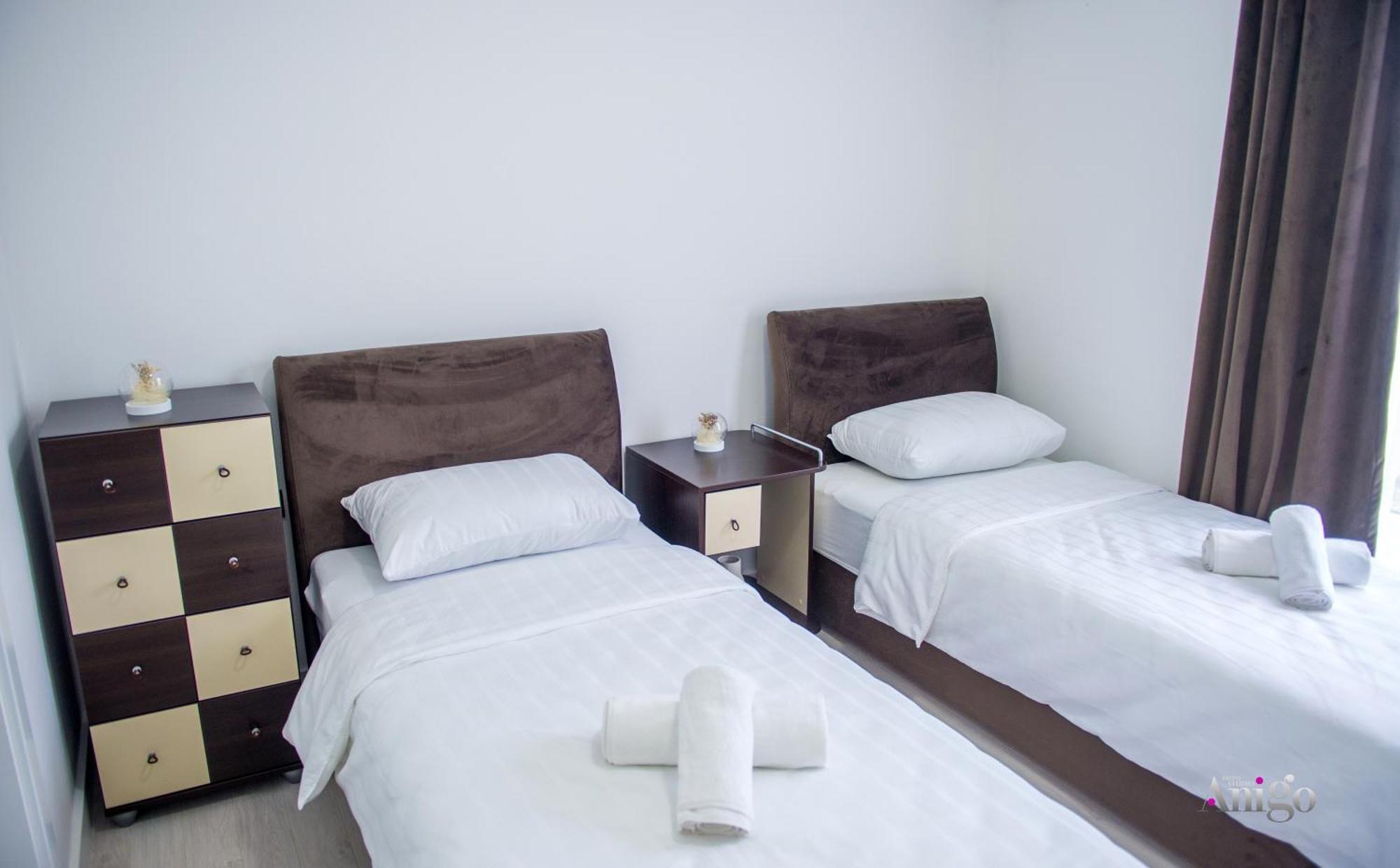 Royal Terrace Apartments Конич Екстериор снимка