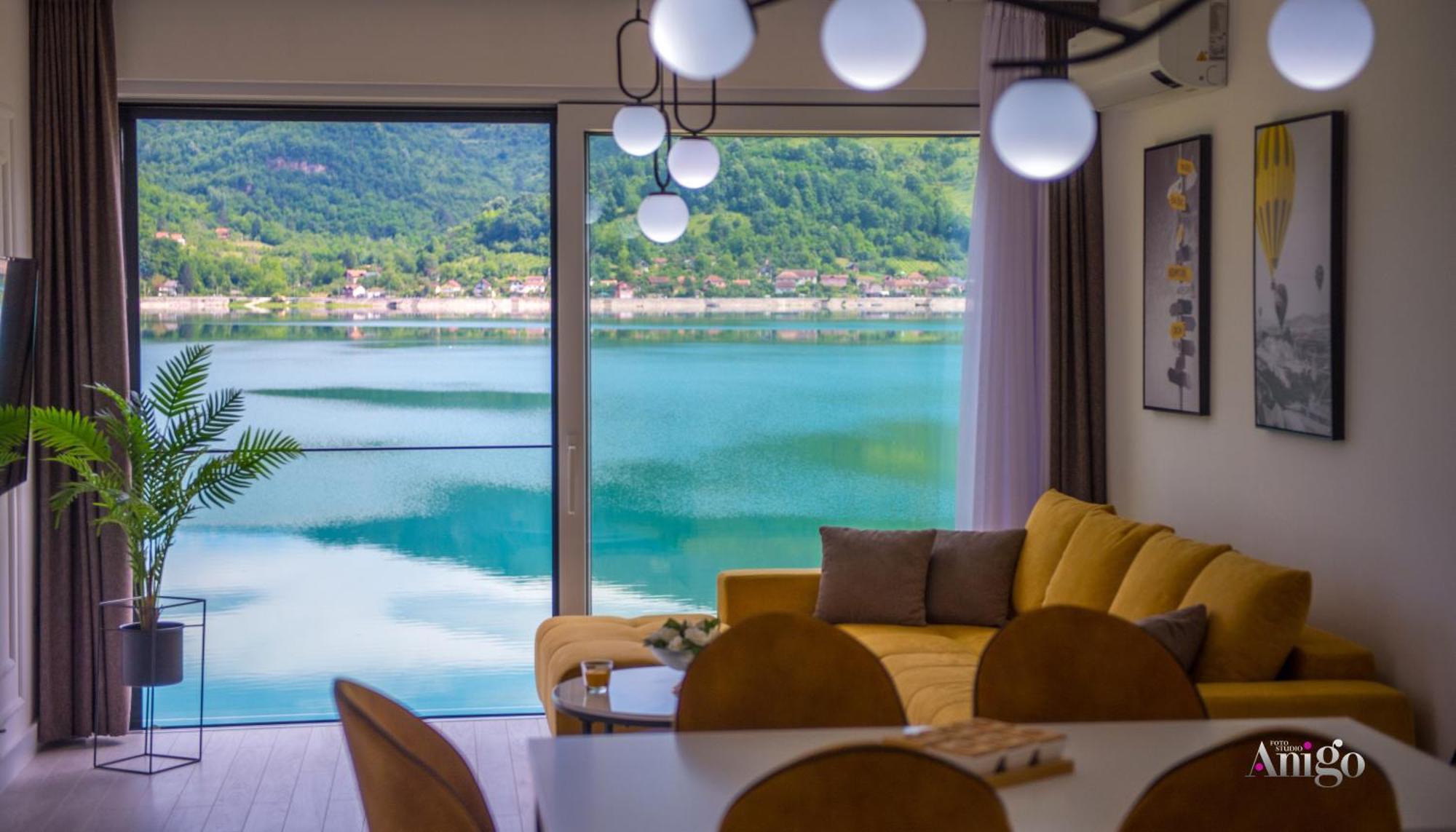 Royal Terrace Apartments Конич Екстериор снимка
