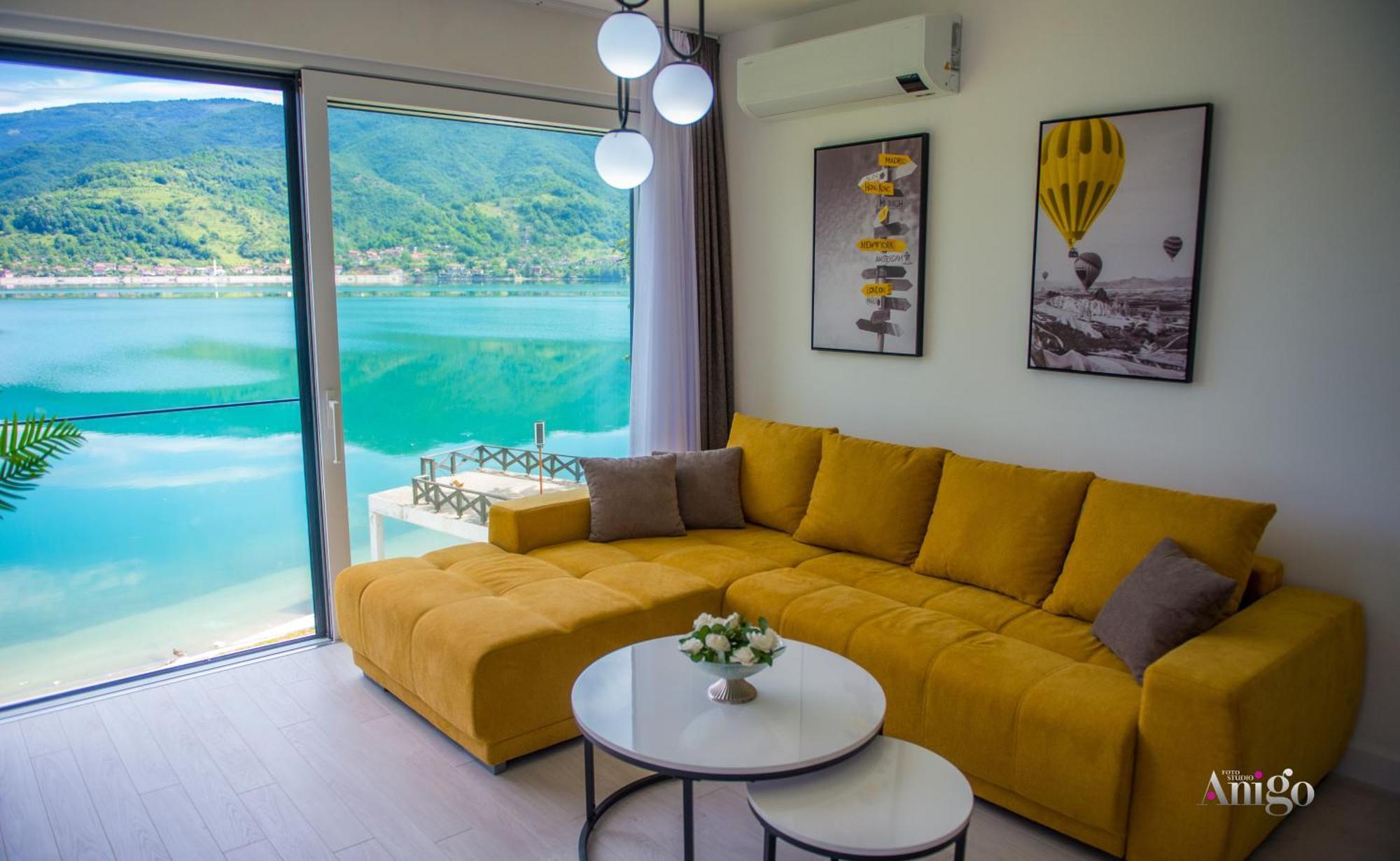 Royal Terrace Apartments Конич Екстериор снимка