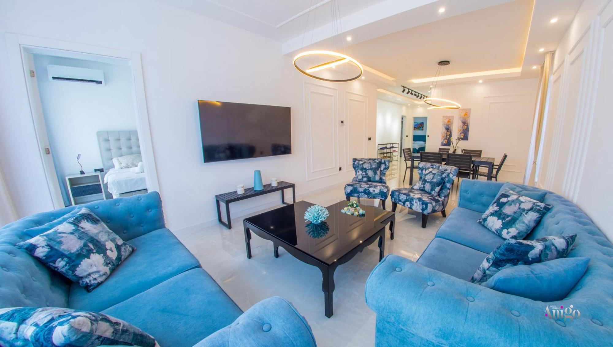 Royal Terrace Apartments Конич Екстериор снимка
