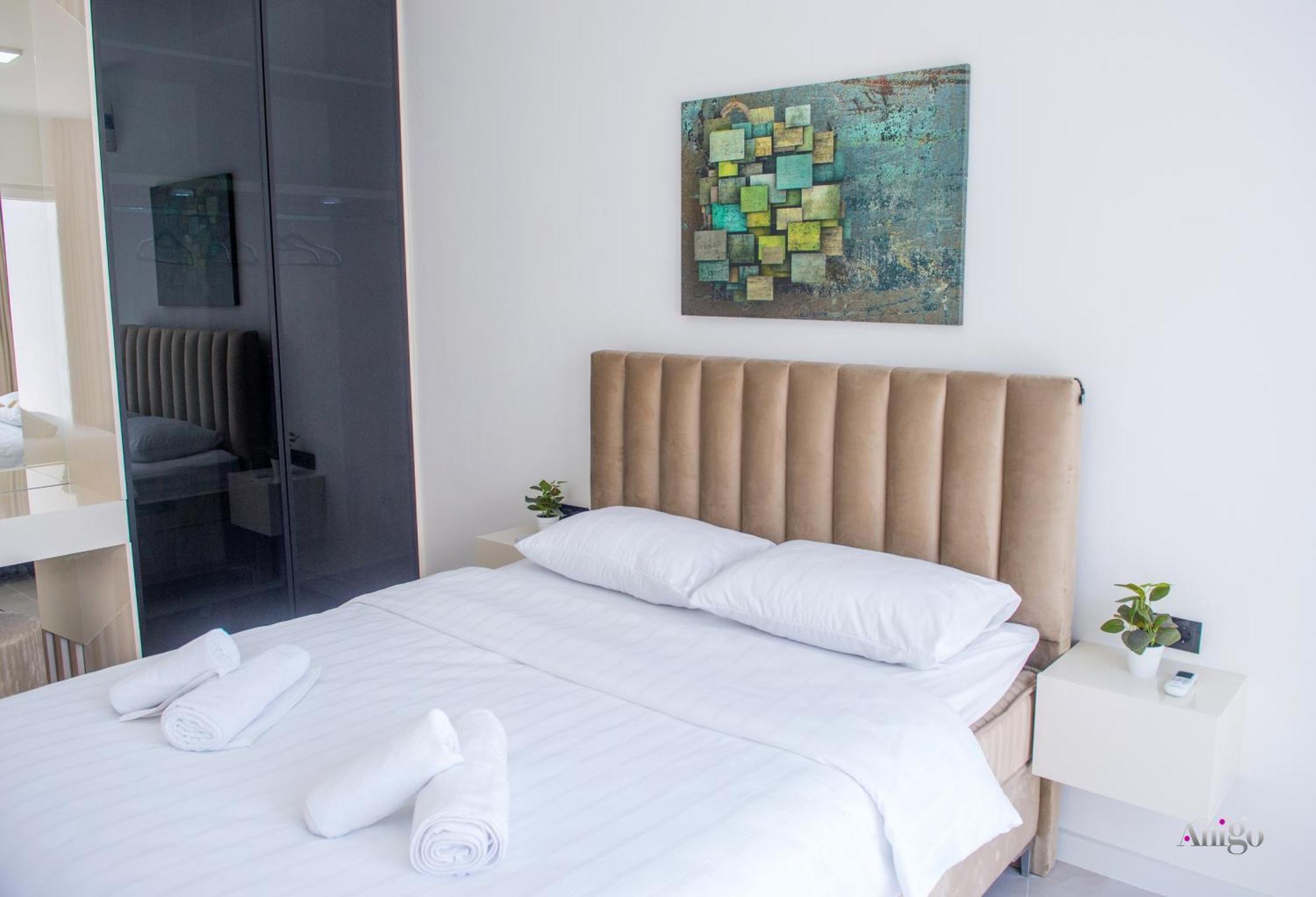 Royal Terrace Apartments Конич Екстериор снимка