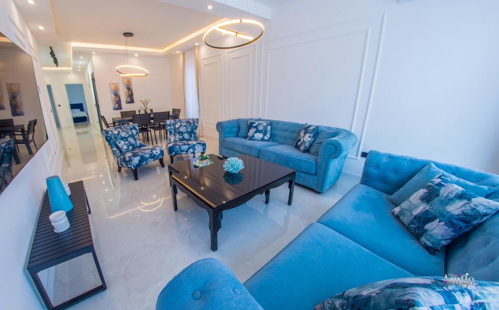Royal Terrace Apartments Конич Екстериор снимка