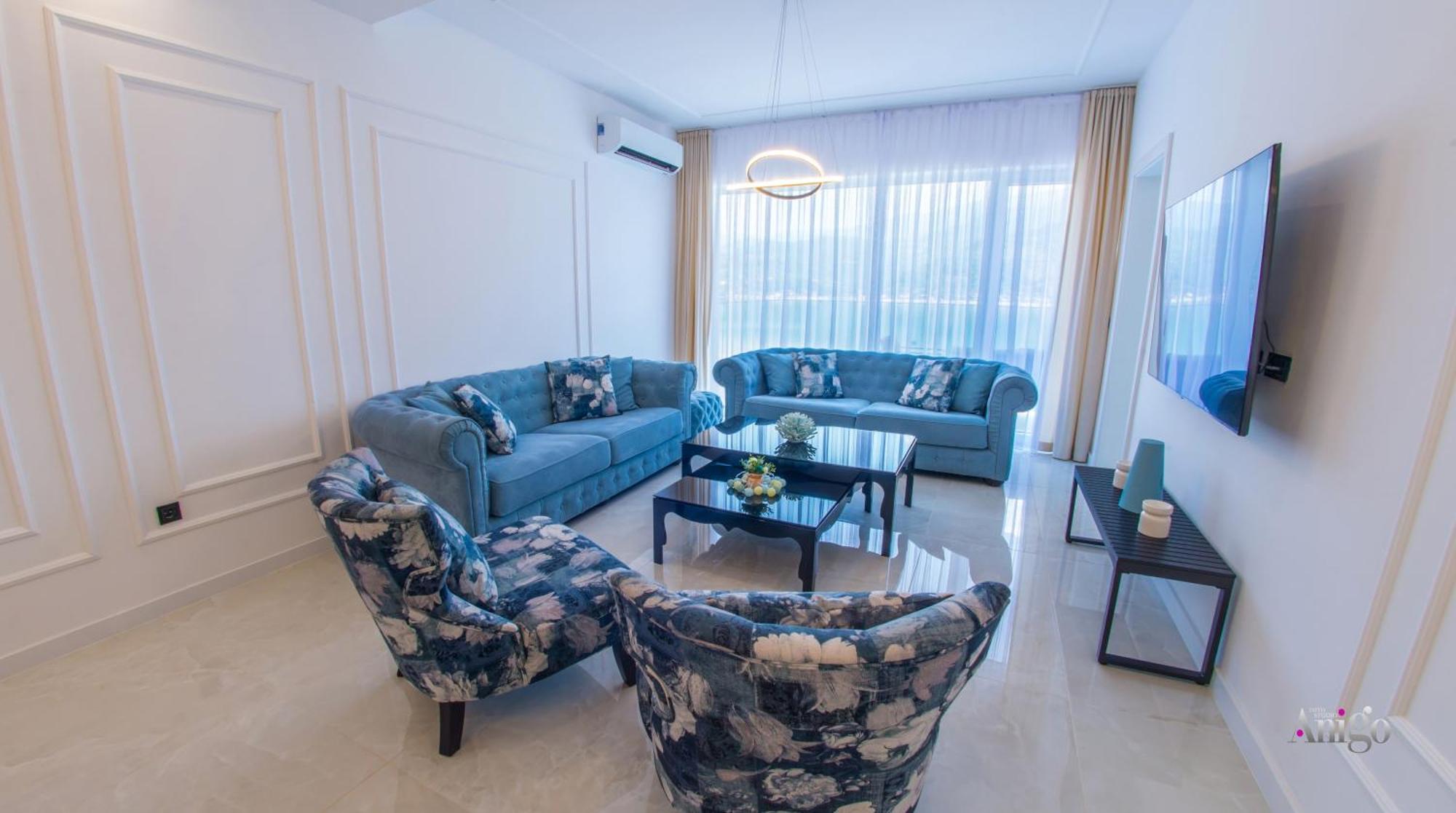 Royal Terrace Apartments Конич Екстериор снимка