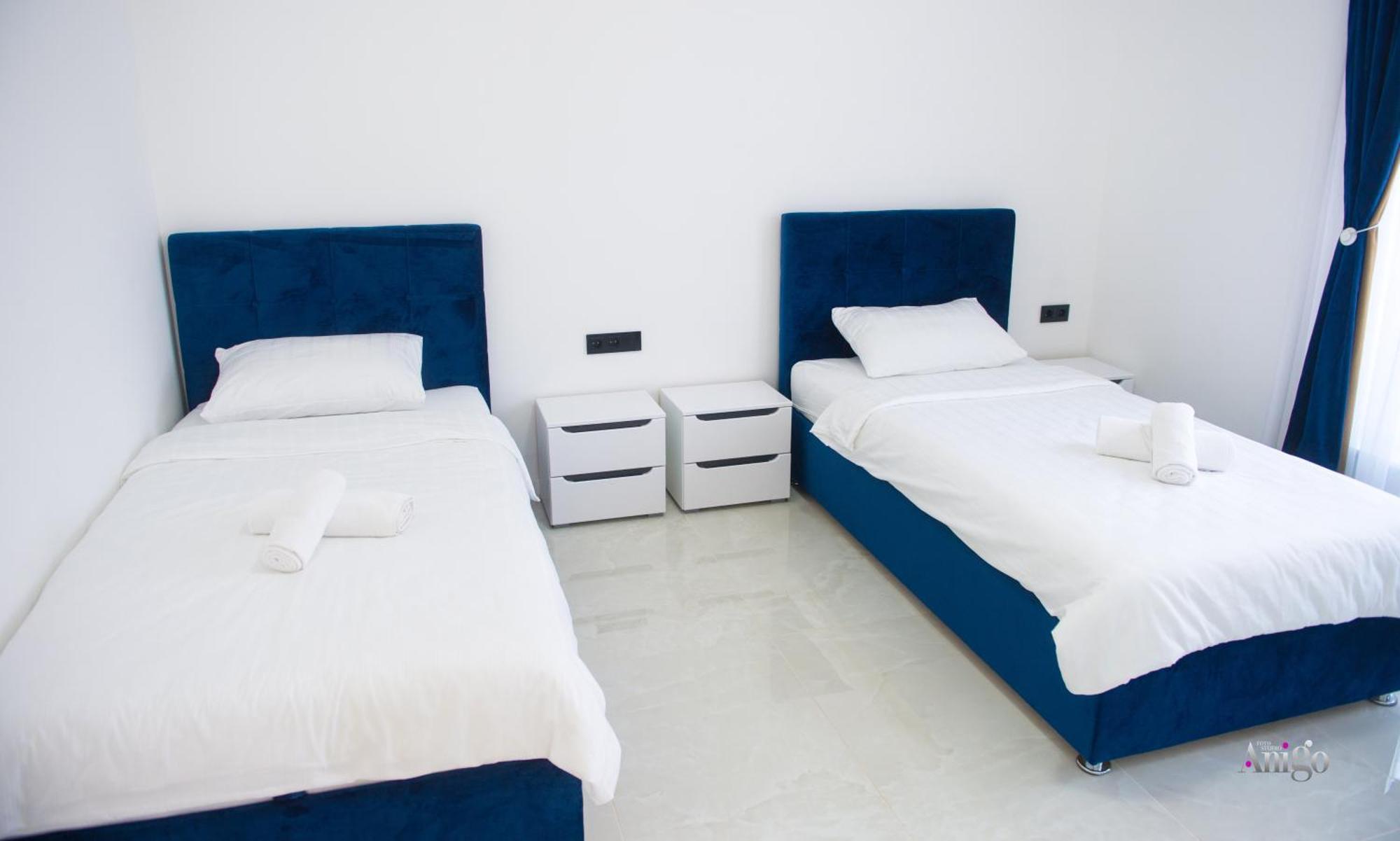 Royal Terrace Apartments Конич Екстериор снимка