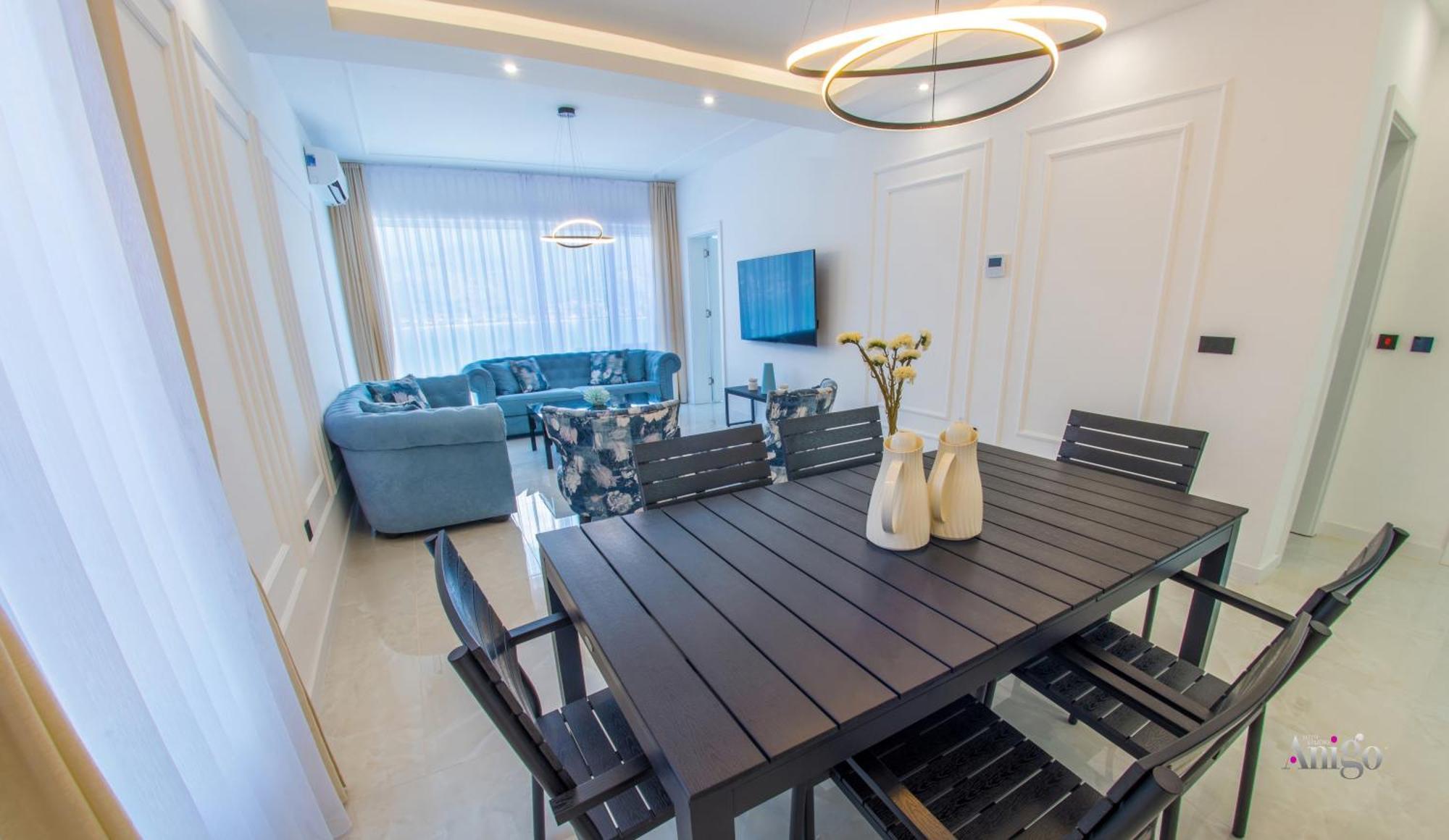 Royal Terrace Apartments Конич Екстериор снимка