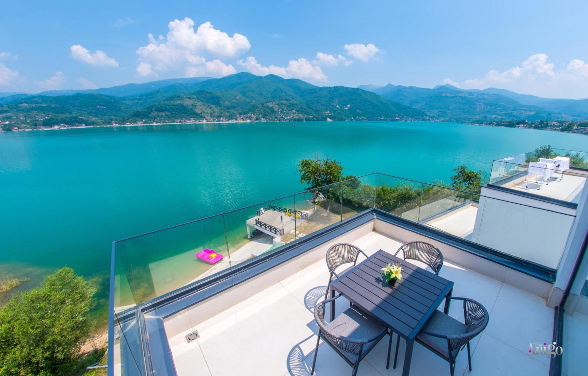 Royal Terrace Apartments Конич Екстериор снимка